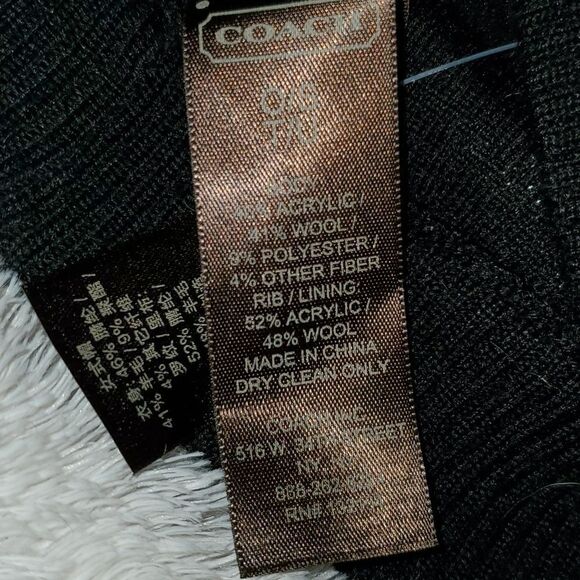 Authentic Coach knit hat - Picture 2 of 3